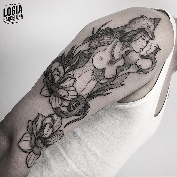 tatuaje_brazo_eva_blackwork_Dalmau_Tattoo_Logia_Barcelona